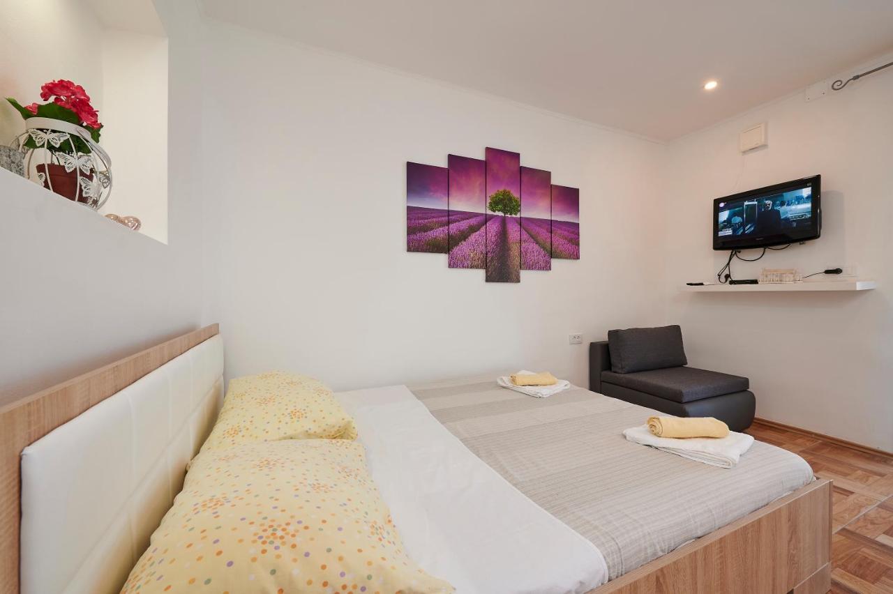Apartments Lucija Trogir Bagian luar foto