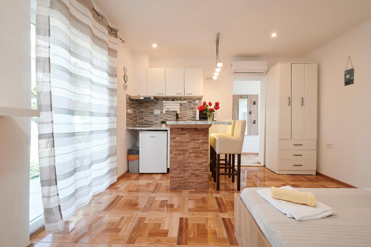Apartments Lucija Trogir Bagian luar foto