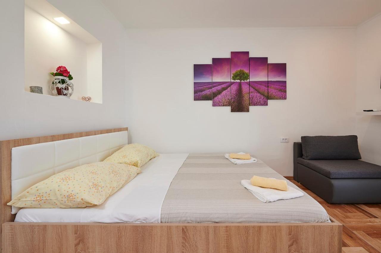 Apartments Lucija Trogir Bagian luar foto