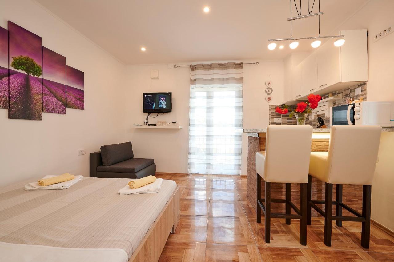 Apartments Lucija Trogir Bagian luar foto