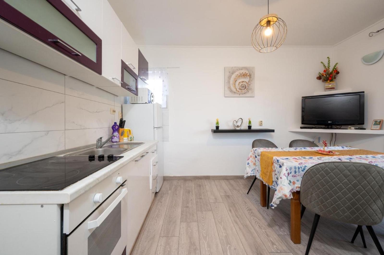 Apartments Lucija Trogir Bagian luar foto