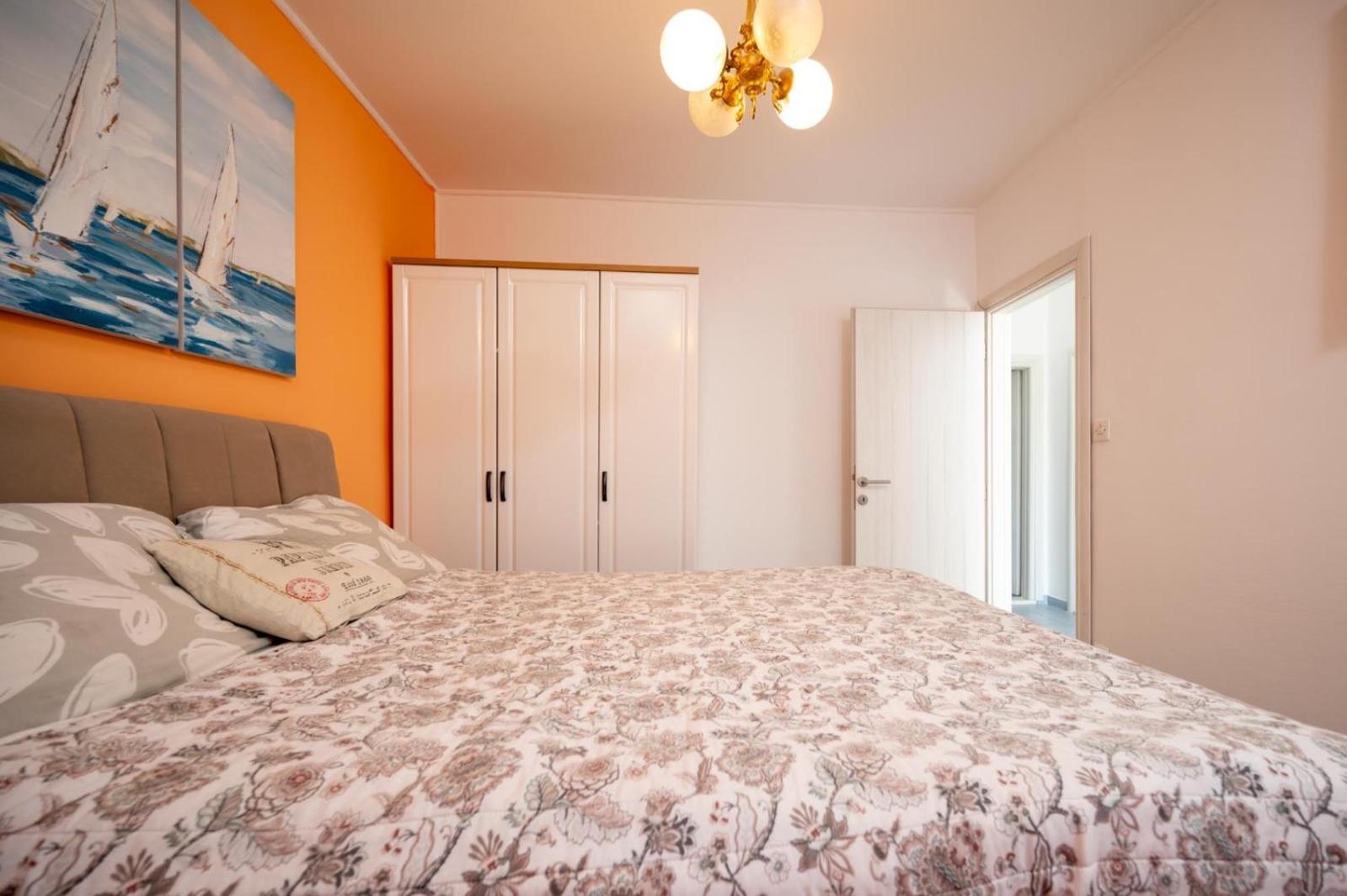 Apartments Lucija Trogir Bagian luar foto